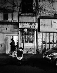 Walking by night in Beirut