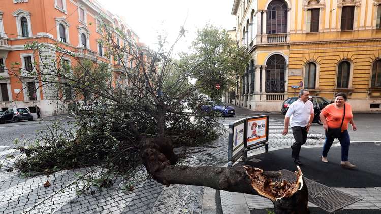 مصرع 6 أشخاص جراء العواصف في إيطاليا 