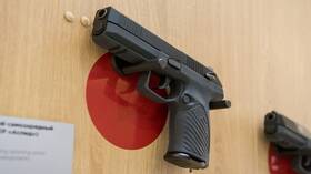 أجهزة الأمن الروسية تختبر مسدسا رياضيا جديدا