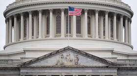 مجلس الشيوخ الأمريكي يدعم مناقشة قانون لمنافسة الصين تكنولوجيا