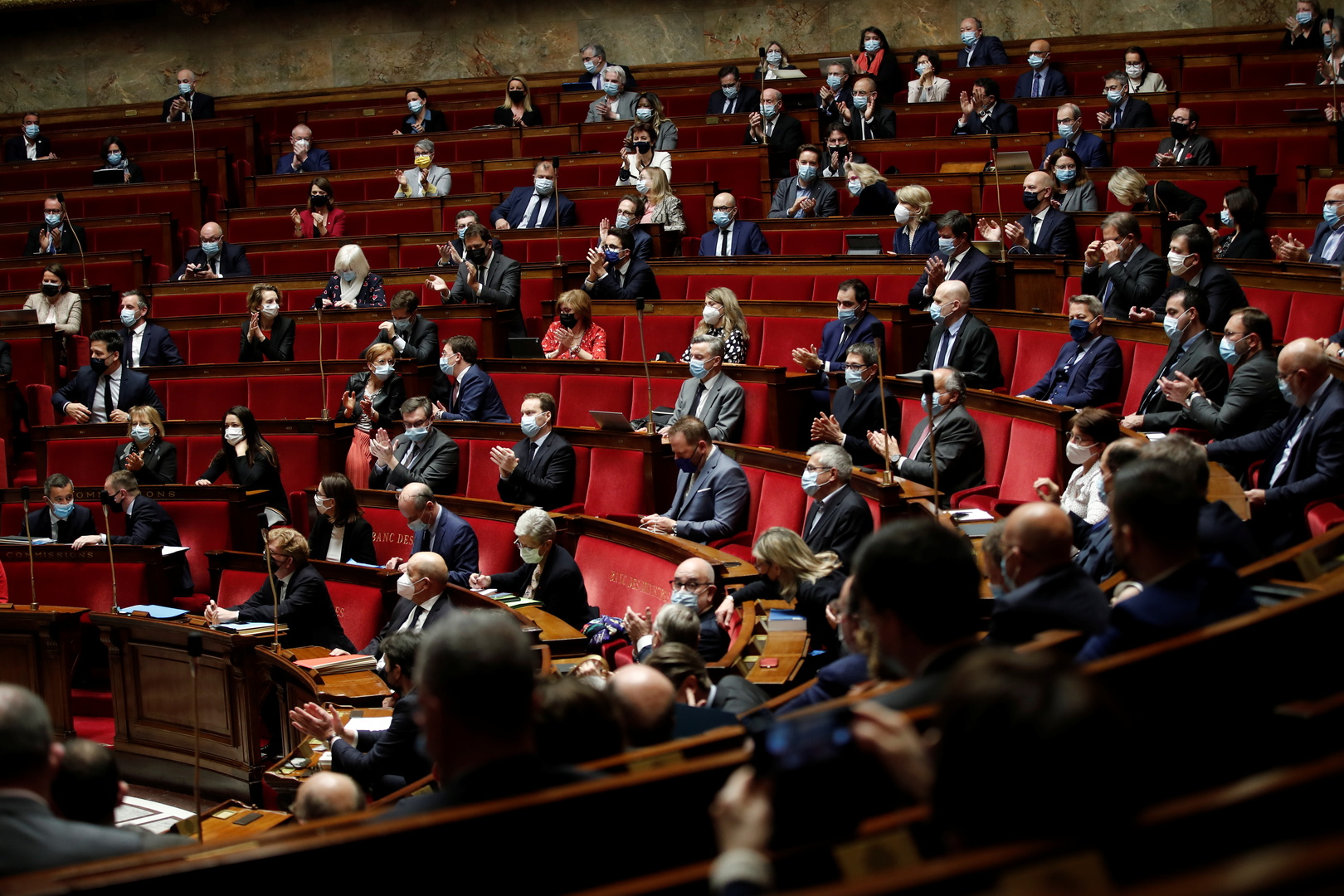 مجلس النواب الفرنسي يوافق على مشروع قانون بشأن تغير المناخ لجعل الاقتصاد صديقا للبيئة