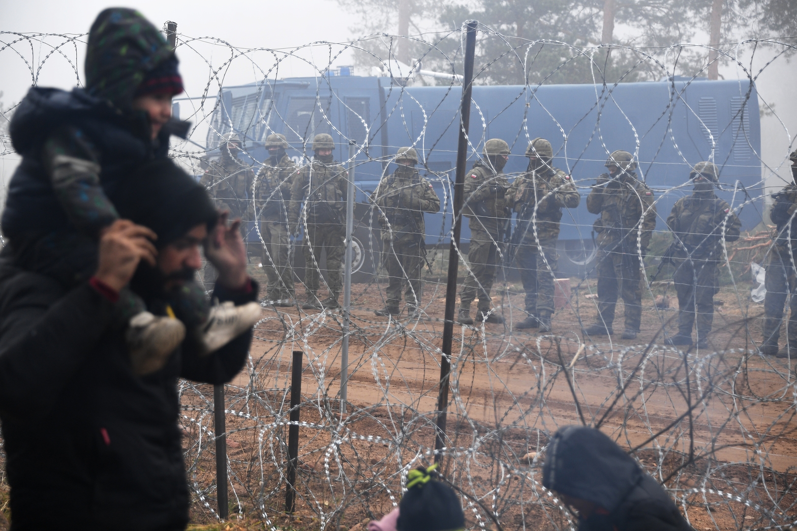 بولندا تعلن عن اجتياز عشرات العراقيين حدودها من بيلاروس وتحذر من التحضيرات لعملية تسلل كبرى