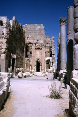 LB Baalbek Temple of Jupiter (W63-K56-31)