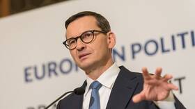 رئيس الوزراء البولندي يعلن عن عدم الحاجة لتطبيق المادة الرابعة لميثاق 