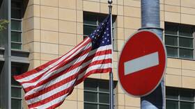 السفارة الأمريكية في موسكو تحث الأمريكيين على مغادرة روسيا 