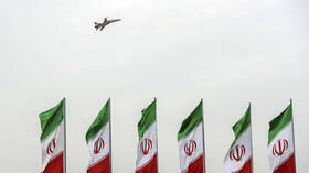 طهران ترد على تدخلات لندن في شؤون إيران الداخلية وتشير إلى الجنود البريطانيين القتلى في أوكرانيا