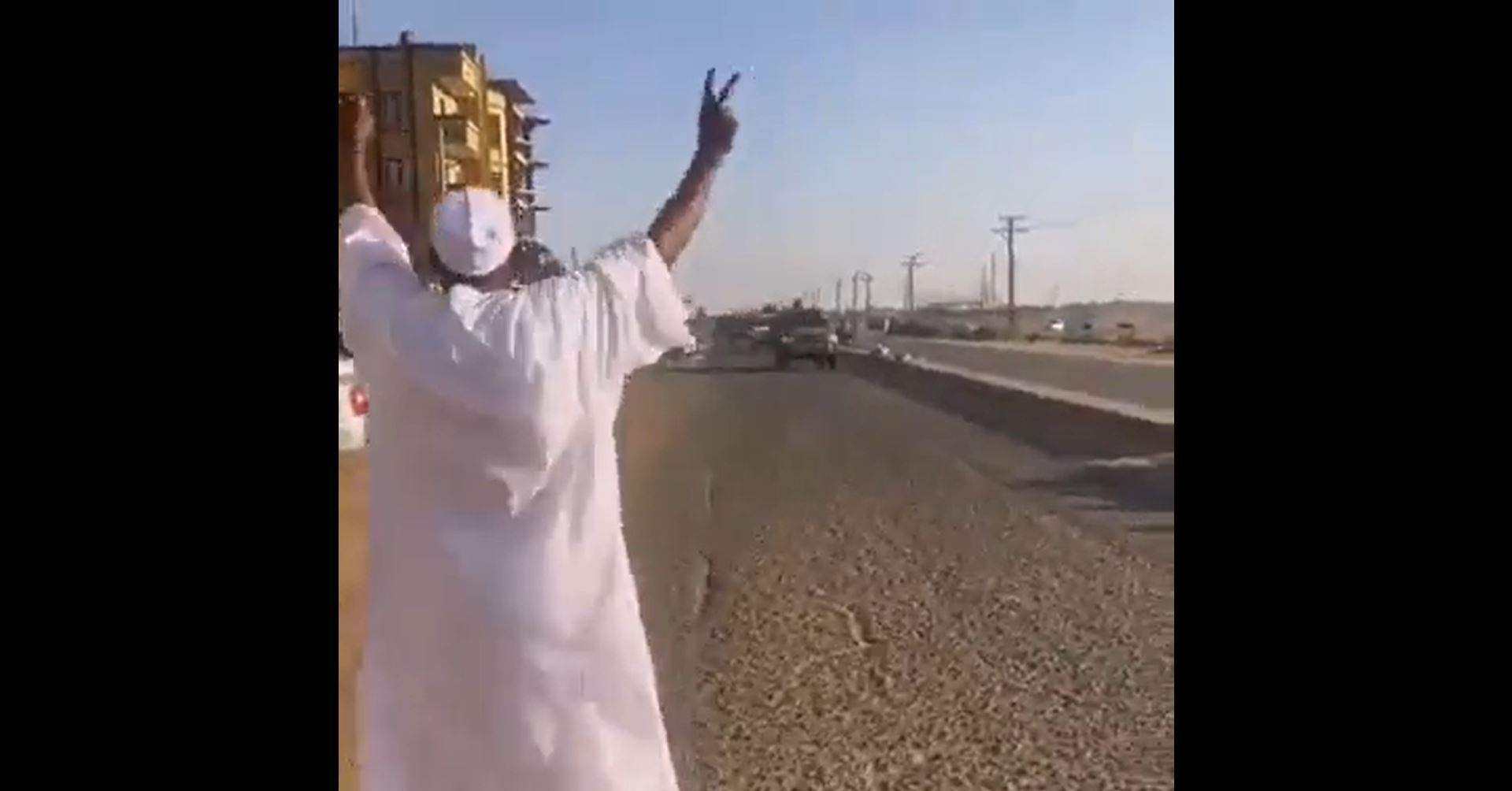 سخرية نجيب ساويرس من فيديو حول الجيش السوداني تثير جدلا