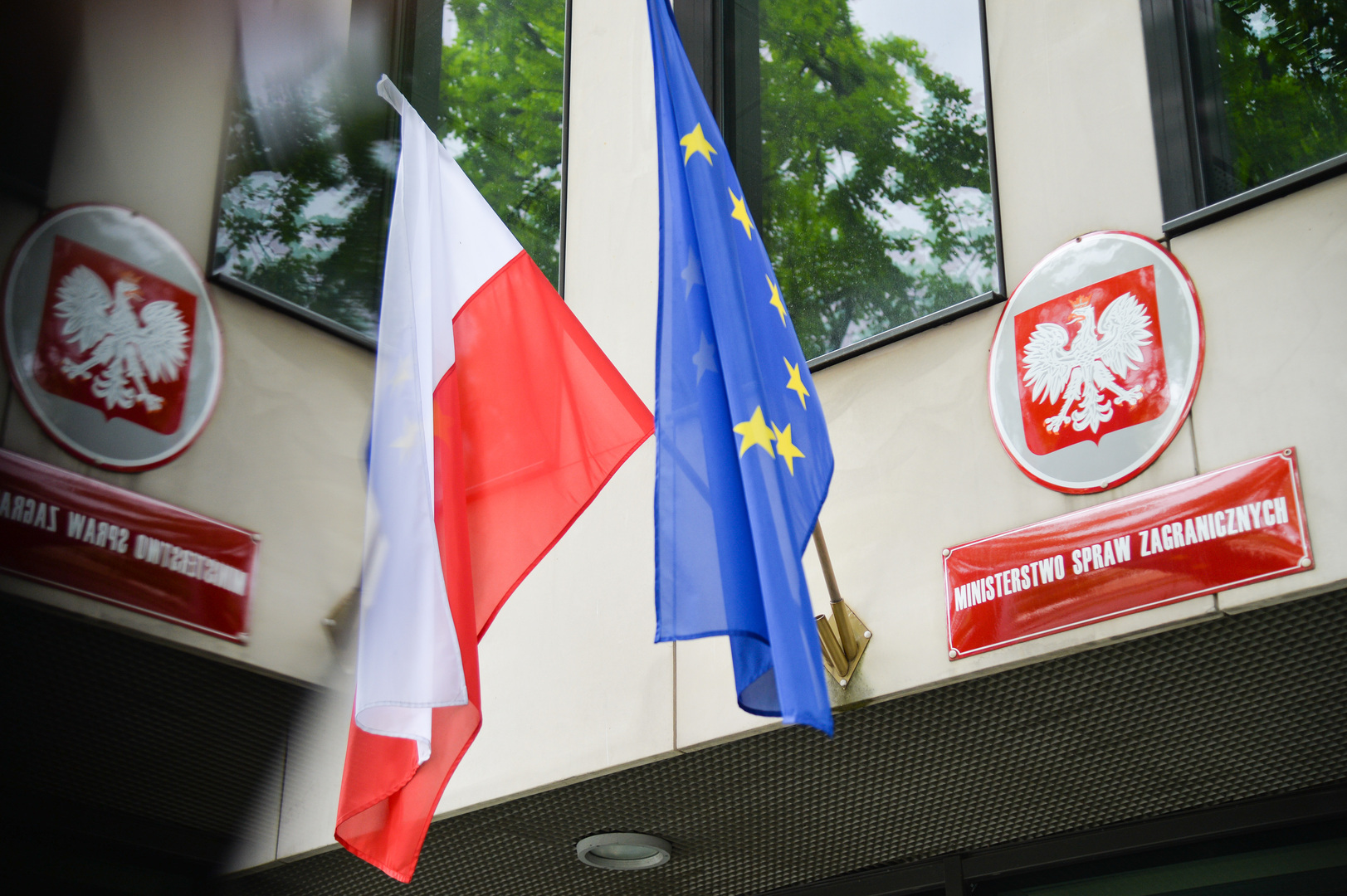 بروكسل توافق على تخصيص الدفعة الأولى من المساعدات الأوروبية لبولندا بقيمة 5.1 مليار دولار