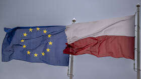 زعيم المعارضة البولندية: لدى الحزب الحاكم خطة للانسحاب من الاتحاد الأوروبي
