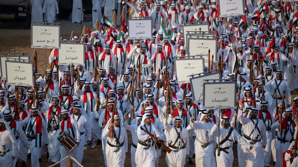 ملك البحرين والرئيس الموريتاني يشاركان بن زايد احتفال عيد الاتحاد