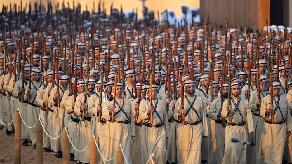 ملك البحرين والرئيس الموريتاني يشاركان بن زايد احتفال عيد الاتحاد